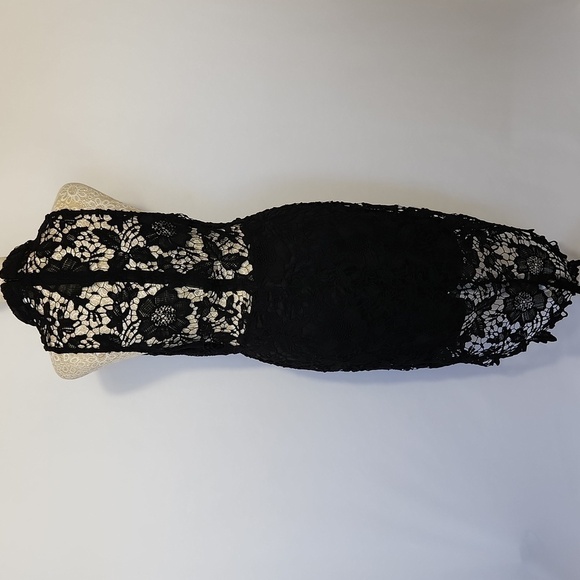 ASTR The Label Women's Size M Samantha Black Lace Sleeveless High Neck Dress - Picture 9 of 15